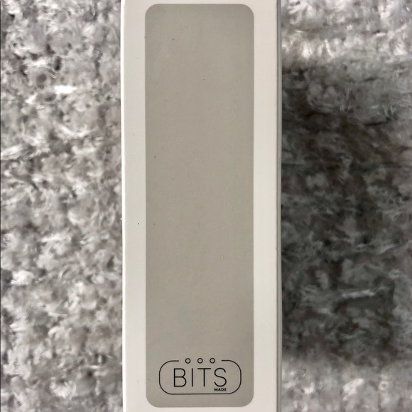 New with tags USB mobile device charger clear blue - Picture 2 of 3